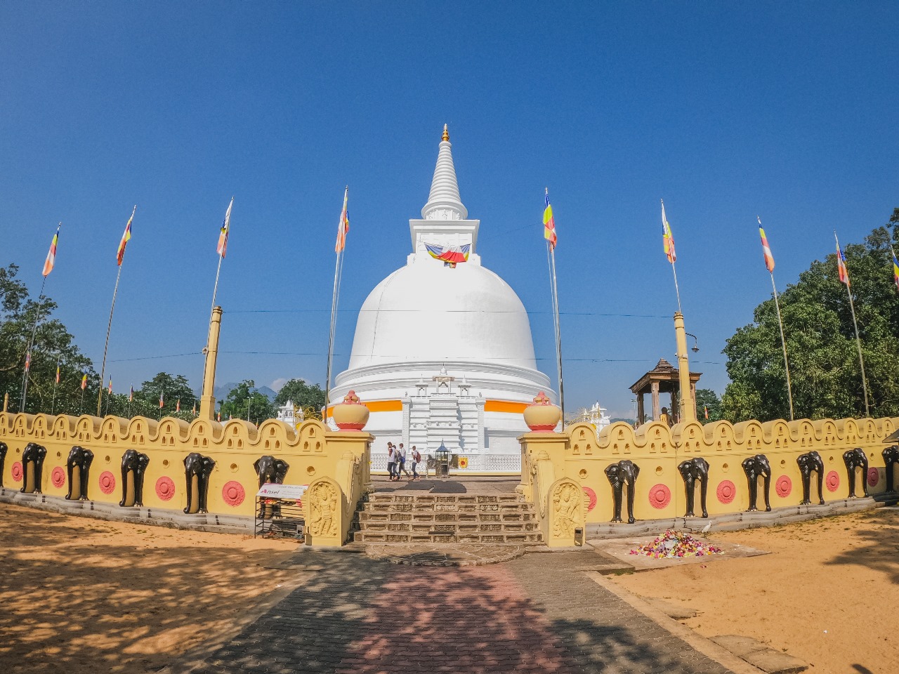 Mahiyanganaya — photograph 2