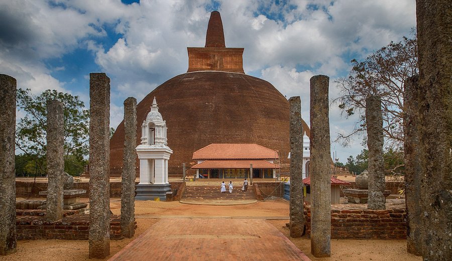 Abhayagiri Stupa — photograph 3