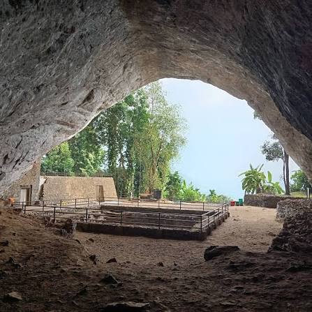Batadombalena Cave — photograph 2
