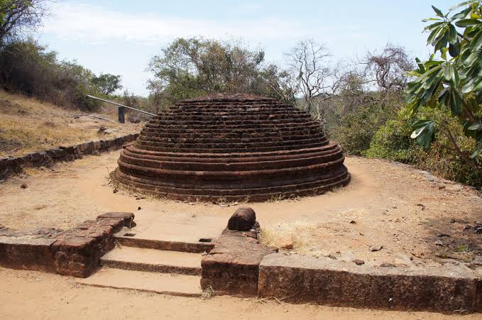 Girihandu Seya — photograph 3
