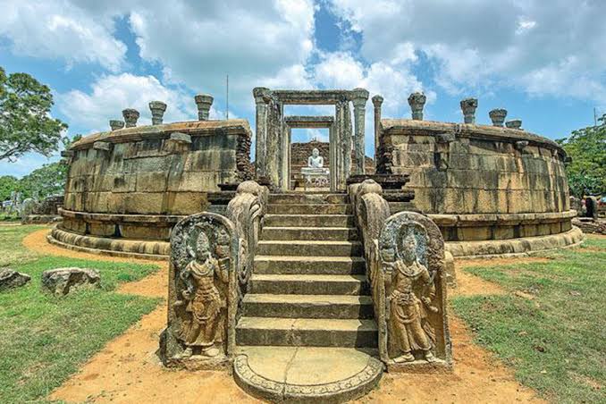 Girihandu Seya — photograph 4