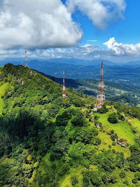 Hanthana Mountain Range — photograph 1