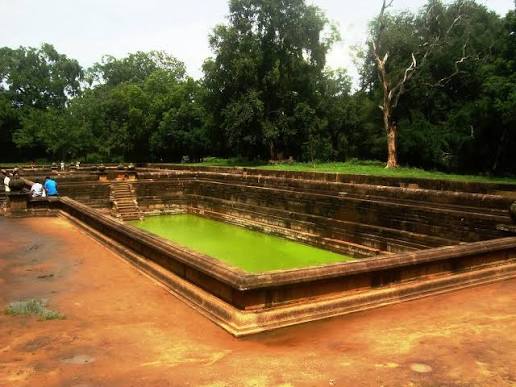 Kuttam Pokuna — photograph 2