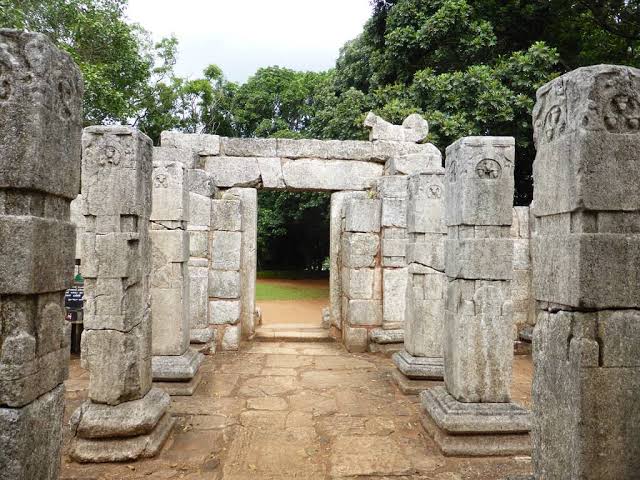 Nalanda Gedige — photograph 1