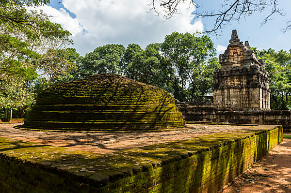 Nalanda Gedige — photograph 3