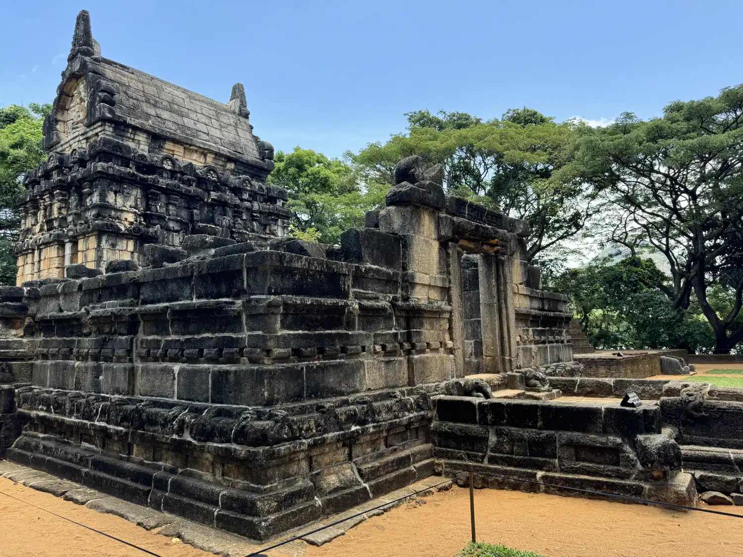Nalanda Gedige — photograph 4
