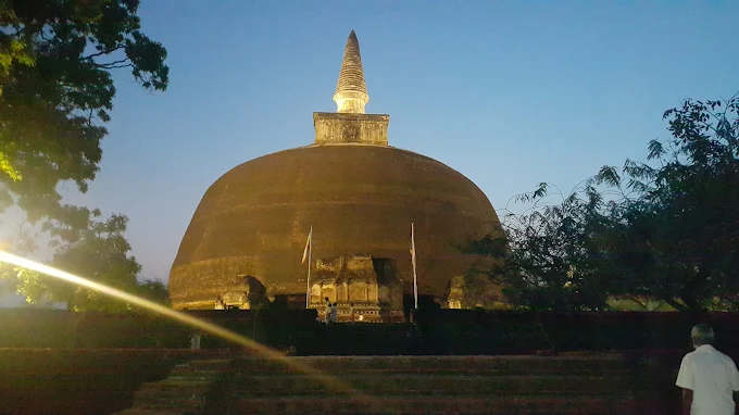 Polonnaruwa — photograph 2