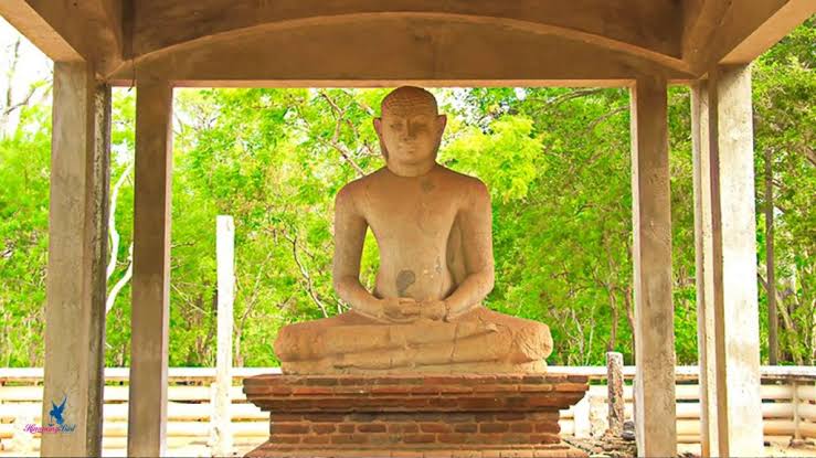 Samadhi Buddha Statue — photograph 2