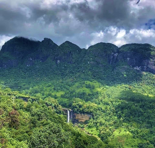 Seven Virgin Mountains — photograph 1